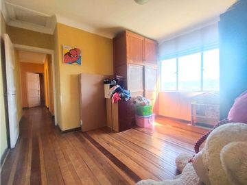 SE VENDE CASA ESQUINA EN QUILPUE CENTRO AMPLIO TERRENO
