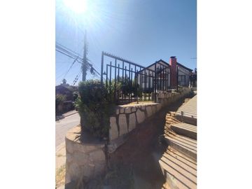 SE VENDE CASA ESQUINA EN QUILPUE CENTRO AMPLIO TERRENO