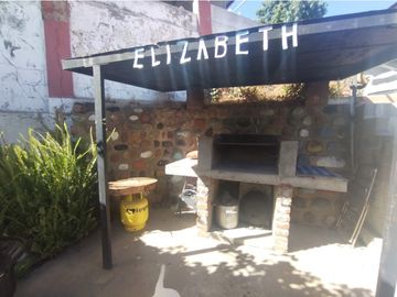 SE VENDE CASA ESQUINA EN QUILPUE CENTRO AMPLIO TERRENO
