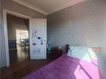 SE VENDE CASA ESQUINA EN QUILPUE CENTRO AMPLIO TERRENO