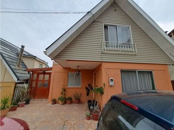 SE VENDE CASA EN VILLA ALEMANA AMPLIO TERRENO