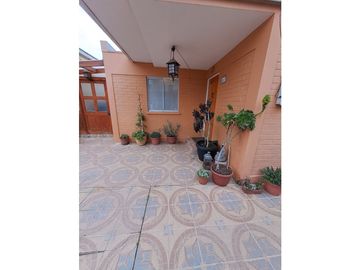 SE VENDE CASA EN VILLA ALEMANA AMPLIO TERRENO