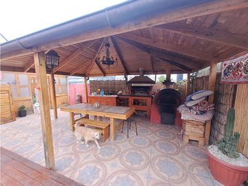 SE VENDE CASA EN VILLA ALEMANA AMPLIO TERRENO