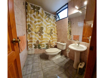 SE VENDE CASA CON TERRENO QUILPUE