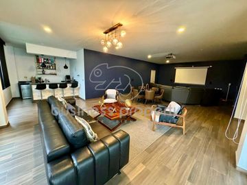 EXPECTACULAR CASA EN CONDADO DE SAYAVEDRA