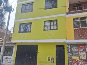 Casa de 5 pisos cerca al Hospital Materno Infantil- Independencia