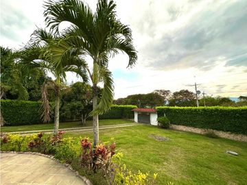 Venta Casa Campestre de Lujo en Buga