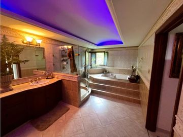 Venta Casa Campestre de Lujo en Buga