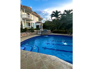 Venta Casa Campestre de Lujo en Buga