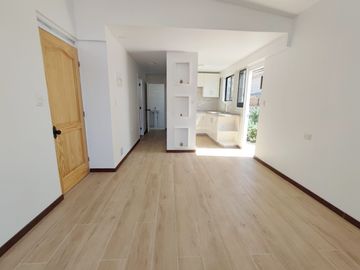 Casa remodelada, excelente conexión 3D+3B+2E, Belloto centro