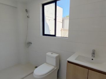 Casa remodelada, excelente conexión 3D+3B+2E, Belloto centro