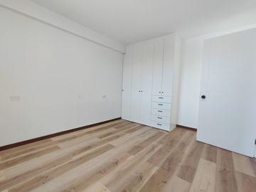 Casa remodelada, excelente conexión 3D+3B+2E, Belloto centro