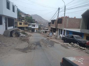 En venta amplia casa de 2 pisos - Comas