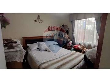 Hermosa Casa, ubicada en tranquilo sector de Macul