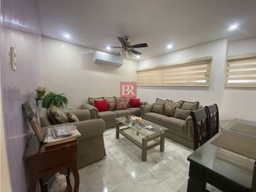 CASA EN VENTA EN COL. LAS FLORES. CD. OBREGÓN, SONORA