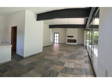 CASA EN RENTA EN CONDOMINIO CENTRO DE AVANDARO