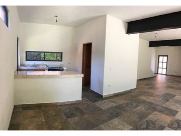 CASA EN RENTA EN CONDOMINIO CENTRO DE AVANDARO