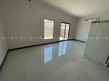 CASA EN PREVENTA EN FRACCIONAMIENTO ALCAZÀRES (ZONA CANTERA)