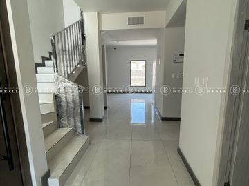 CASA EN PREVENTA EN FRACCIONAMIENTO ALCAZÀRES (ZONA CANTERA)