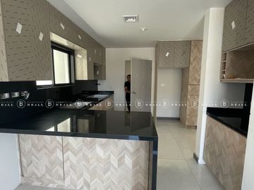 CASA EN PREVENTA EN FRACCIONAMIENTO ALCAZÀRES (ZONA CANTERA)
