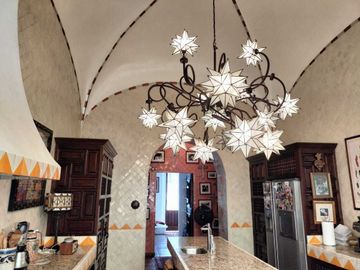 VENDE HERMOSA QUINTA  EN CUERNAVACA, REMODELADA, TIPO COLONIAL