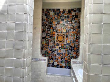 VENDE HERMOSA QUINTA  EN CUERNAVACA, REMODELADA, TIPO COLONIAL