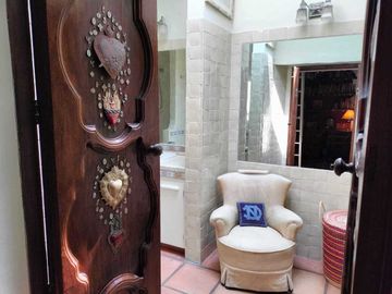 VENDE HERMOSA QUINTA  EN CUERNAVACA, REMODELADA, TIPO COLONIAL