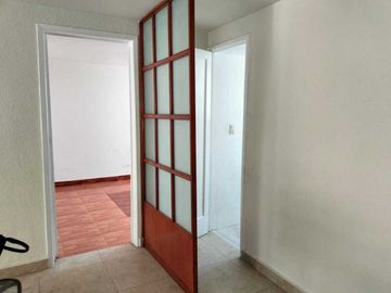 VENDE DEPARTAMENTO EN MERCED GOMEZ 2 RECAMARAS 1 B.  ENTRE PERI Y REVOLUCION