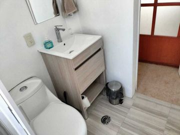 VENDE DEPARTAMENTO EN MERCED GOMEZ 2 RECAMARAS 1 B.  ENTRE PERI Y REVOLUCION