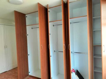 VENDE DEPARTAMENTO EN MERCED GOMEZ 2 RECAMARAS 1 B.  ENTRE PERI Y REVOLUCION