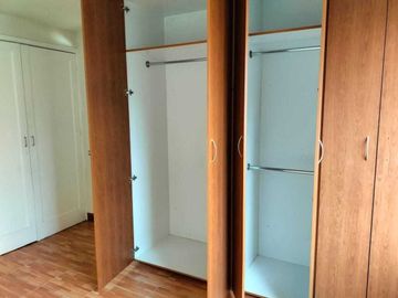 VENDE DEPARTAMENTO EN MERCED GOMEZ 2 RECAMARAS 1 B.  ENTRE PERI Y REVOLUCION