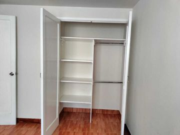 VENDE DEPARTAMENTO EN MERCED GOMEZ 2 RECAMARAS 1 B.  ENTRE PERI Y REVOLUCION