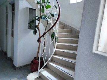 VENDE DEPARTAMENTO EN MERCED GOMEZ 2 RECAMARAS 1 B.  ENTRE PERI Y REVOLUCION