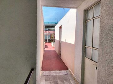 VENDE DEPARTAMENTO EN MERCED GOMEZ 2 RECAMARAS 1 B.  ENTRE PERI Y REVOLUCION