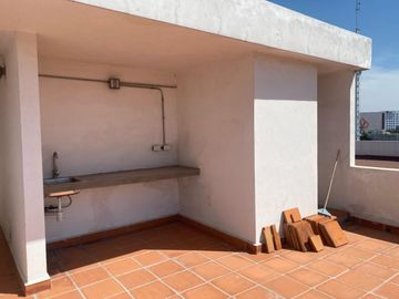 VENDO DEPARTAMENTO 2 RECAMARAS 2 BAÑOS 1 ESTAC. Y ROOF GARDEN COMUN