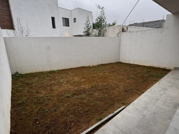 VENTA DE CASA EN ALTARES CARRETERA NACIONAL SANTIAGO N.L.