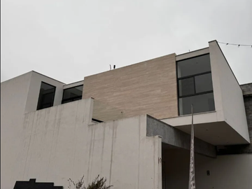 VENTA DE CASA EN ALTARES CARRETERA NACIONAL SANTIAGO N.L.