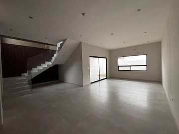VENTA DE CASA EN ALTARES CARRETERA NACIONAL SANTIAGO N.L.