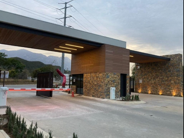VENTA DE CASA EN ALTARES CARRETERA NACIONAL SANTIAGO N.L.