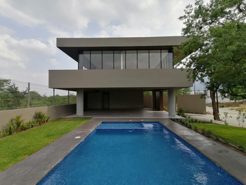 VENTA DE CASA EN ALTARES CARRETERA NACIONAL SANTIAGO N.L.