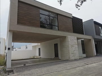 VENTA DE CASA EN ALTARES CARRETERA NACIONAL SANTIAGO N.L.