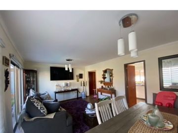 Vendo amplia y acogedora casa en Condominio de La Cruz