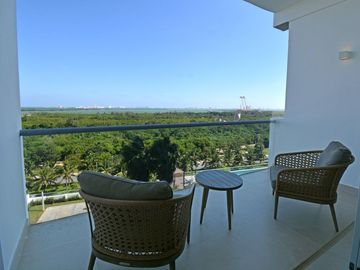 OASIS MALECÓN: EXCLUSIVO DEPARTAMENTO PANORÁMICO TOTALMENTE AMUEBLADO
