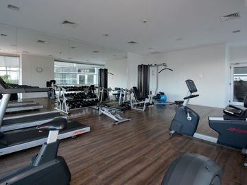 OASIS MALECÓN: EXCLUSIVO DEPARTAMENTO PANORÁMICO TOTALMENTE AMUEBLADO