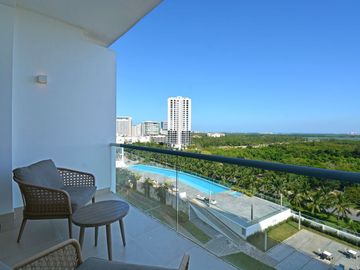 OASIS MALECÓN: EXCLUSIVO DEPARTAMENTO PANORÁMICO TOTALMENTE AMUEBLADO