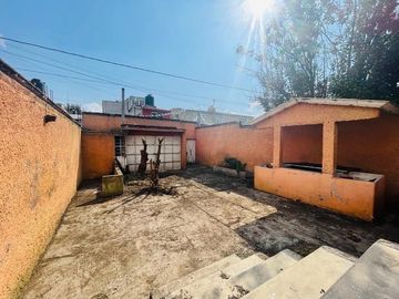 CASA EN VENTA o RENTA EN TOLUCA.