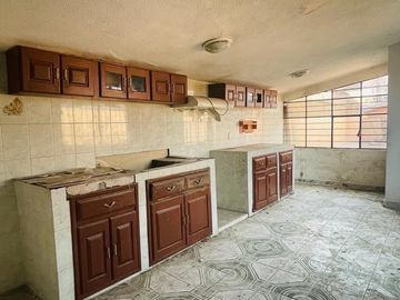 CASA EN VENTA o RENTA EN TOLUCA.
