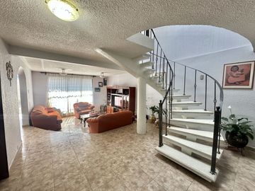VENTA CASA EN SAN LORENZO LA CEBADA