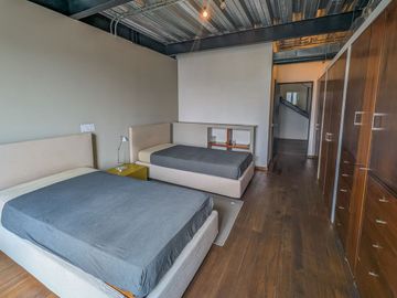 Loft  de 320 m2 y 3 habitaciones.