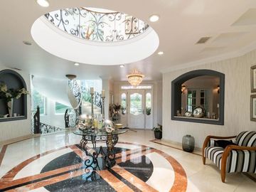 CASA EN VENTA EN HACIENDA DE  VALLE ESCONDIDO